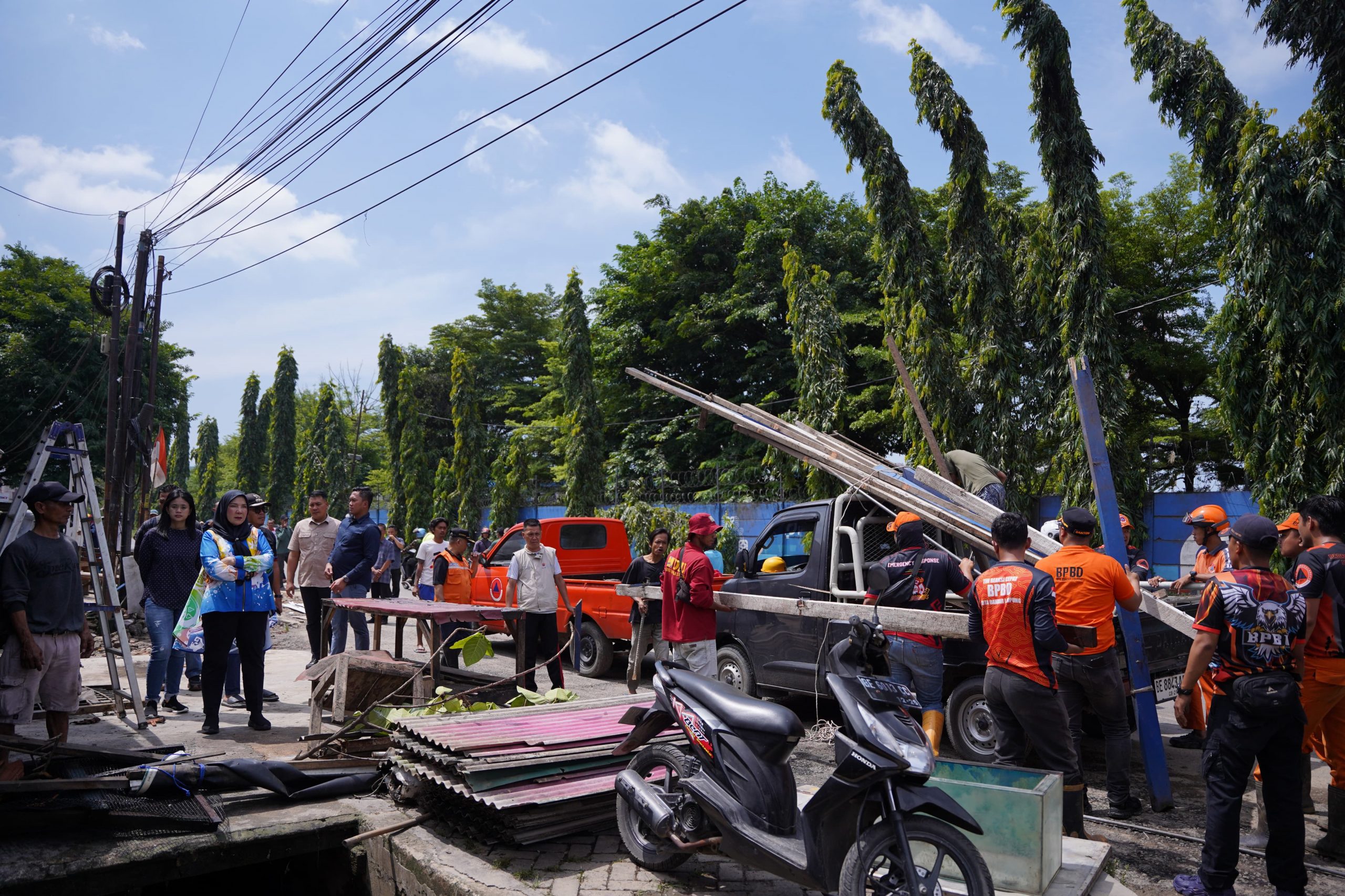 Walikota Bongkar Sejumlah Saluran Drainase di Kecamatan Panjang 